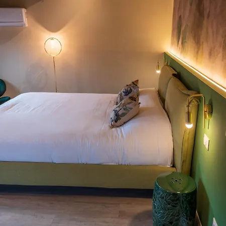 Blossoms Of Siena, Adults Only