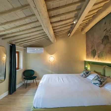 Blossoms Of Siena, Adults Only 3*
