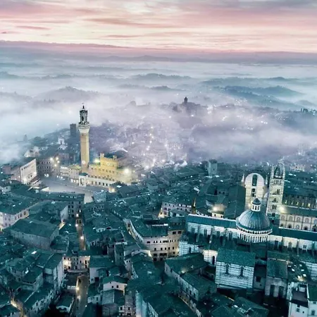 Casa de hóspedes Blossoms Of Siena, Adults Only Siena