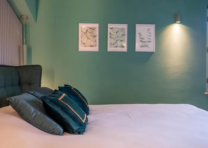 Blossoms Of Siena, Adults Only 4*