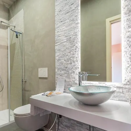 Blossoms Of Siena, Adults Only 锡耶纳