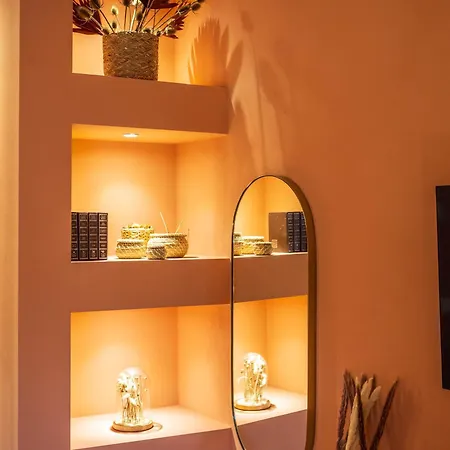 Blossoms Of Siena, Adults Only 锡耶纳