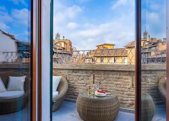 ゲストハウス Blossoms Of Siena, Adults Only