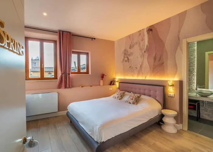 Blossoms Of Siena, Adults Only ゲストハウス