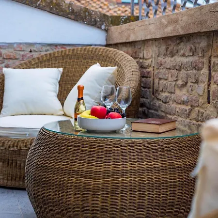 Blossoms Of Siena, Adults Only Sienne