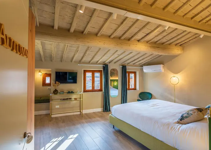 Blossoms Of Siena, Adults Only 4*